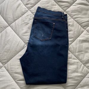 Celebrity pink size 18